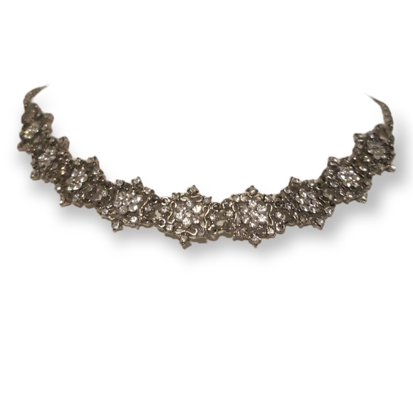 Bundle of Blue and White Costume Jewelleries - Picture 4 of 5